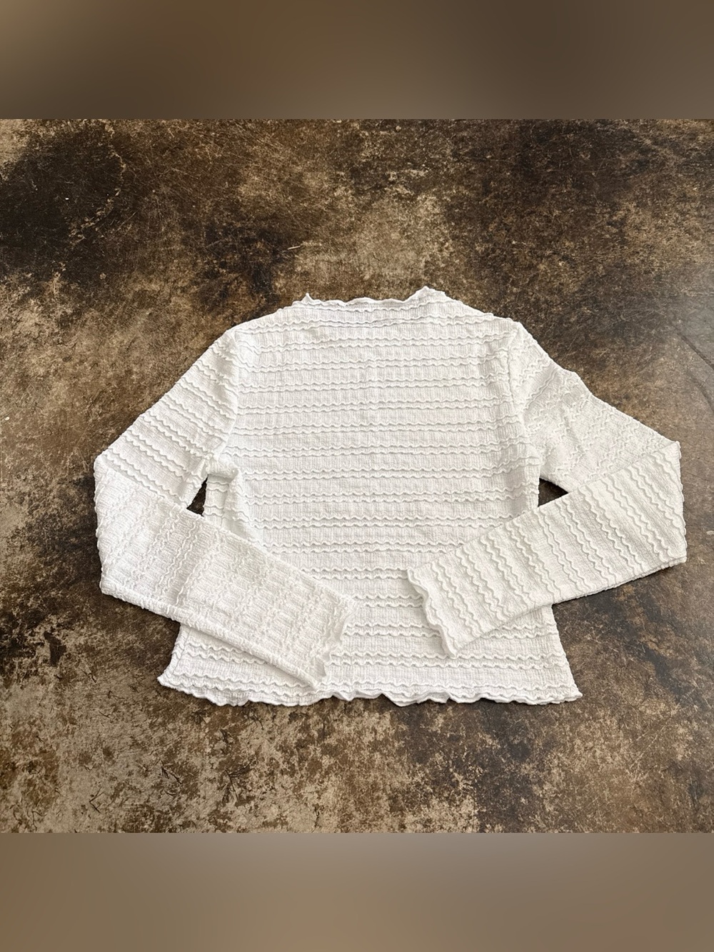 Women’s White Ruffle Texture Long-Sleeve Top - Picture 3 of 3